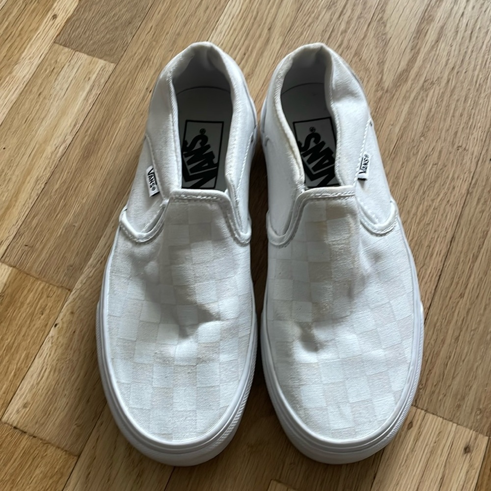 Women’s white checkerboard Vans Size 6
